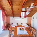Sea Side Apartments & Studios-Renovated *