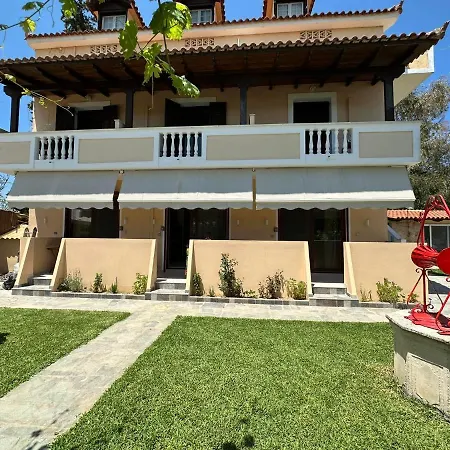Sea Side & Studios-renovated *