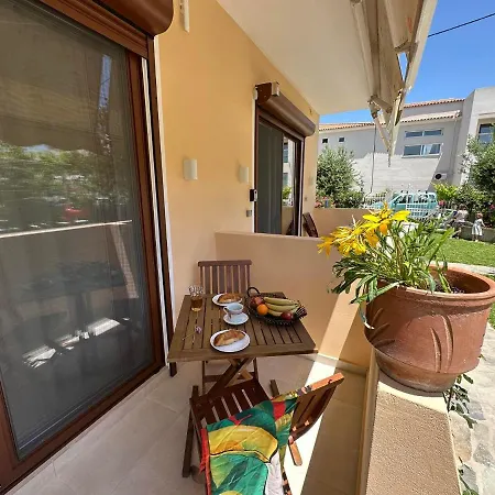 Sea Side & Studios-renovated Lejlighed *