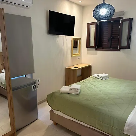 Sea Side & Studios-renovated Lejlighed *