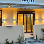 Sea Side Apartments & Studios-Renovated Apartment Planos