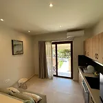 Sea Side Apartments & Studios-Renovated * Ciliví