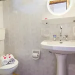Sea Side Apartments & Studios-Renovated Apartment Planos