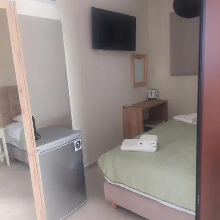Sea Side Apartments & Studios-Renovated טסיליבי